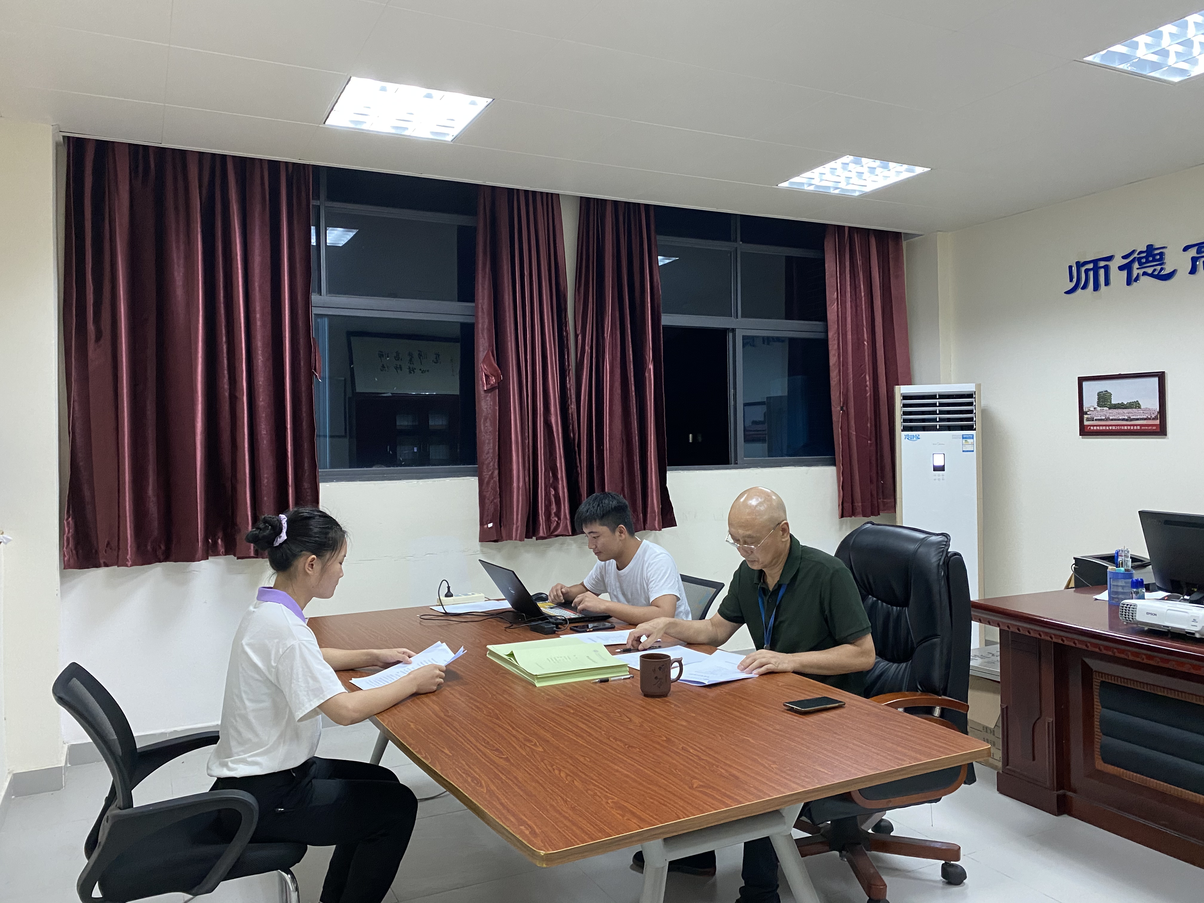 eb5ff73f94509aa1fb850194ba01646a.jpg
