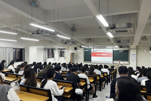 信仰扎根，青春向党｜教育与艺术学院25级新生入党启蒙教育大会圆满结束！