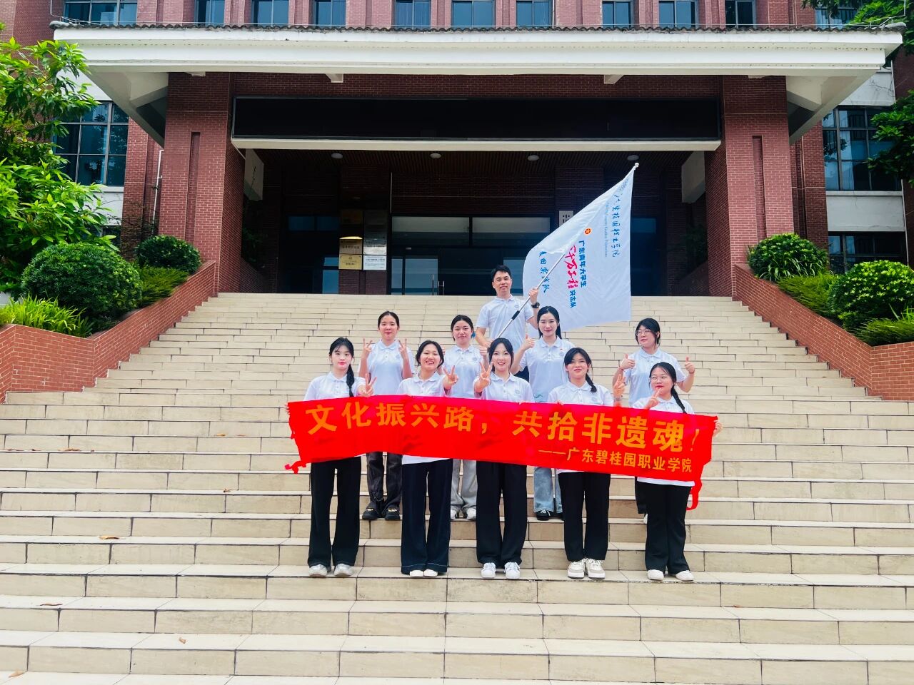 31a156dee477e817e8ad1e6dfe79867b